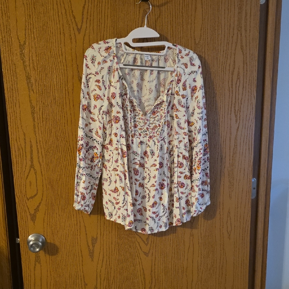 Old Navy Floral Blouse - Cream and Red NWOT